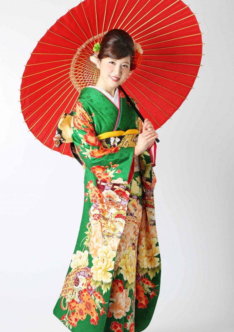 振袖モデル （衣裳：振袖 緑/古典柄） 振袖記念撮影